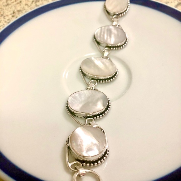 S.S. Mother of Pearl Bracelet Toggle Closu… - Picture 3 of 9